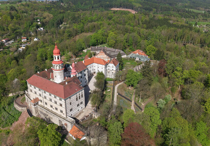 Letecký pohled na náchodský zámek