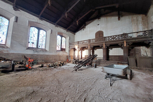 Začíná obnova hospodářského dvora