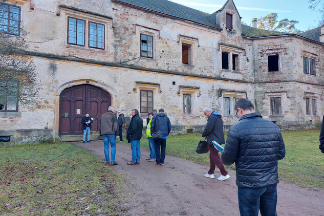 Hospodářský dvůr byl předán realizátorům obnovy