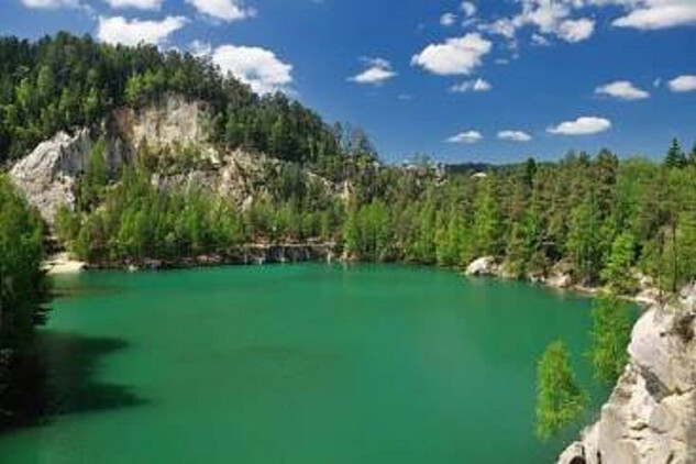 Jezero v adršpašsko-teplických skalách