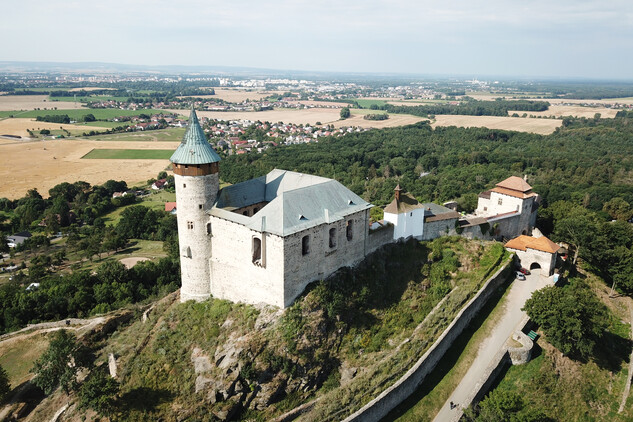 Na Kunětické hoře pokračuje stavební obnova